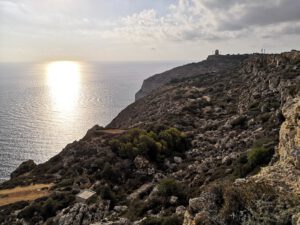 Die Dingli-Cliffs mit Blick auf das Observatorium
